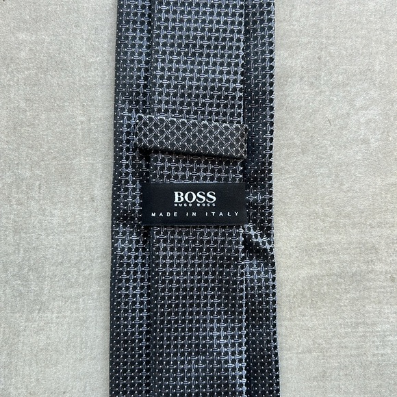 Hugo Boss Slim Silk Tie - Picture 3 of 5